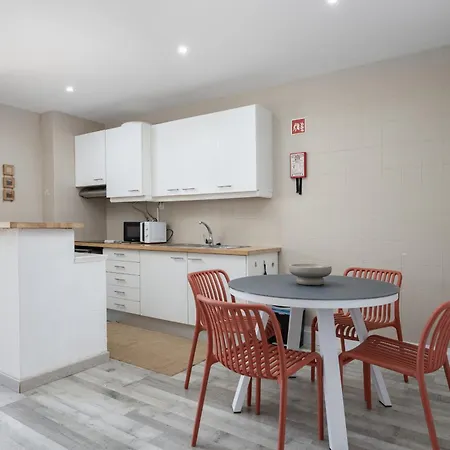 Apartment Olympics 1br With Pool & Balcony, By Hopstays *