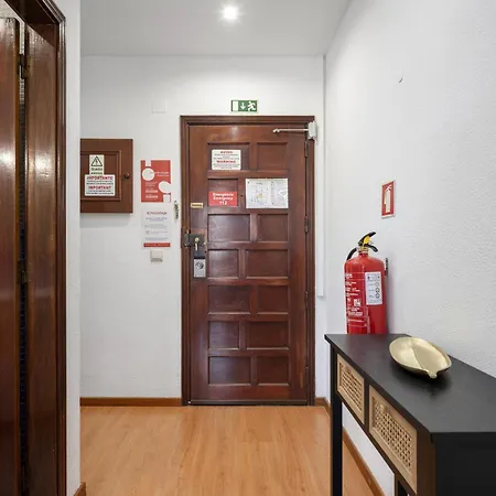 Apartment Olympics 1br With Pool & Balcony, By Hopstays