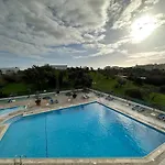 Lejlighed Olympics 1br With Pool & Balcony, By Hopstays *
