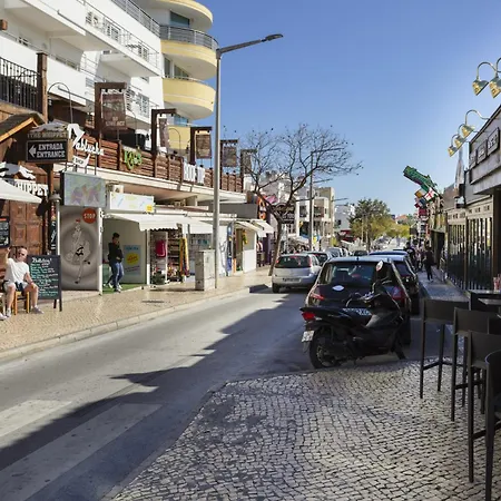 Olympics 1br With Pool & Balcony, By Hopstays Apartamento
