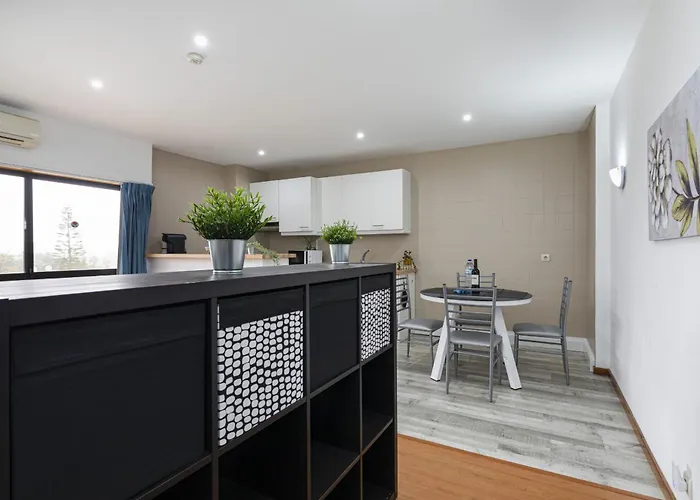 아파트 Olympics 1br With Pool & Balcony, By Hopstays *