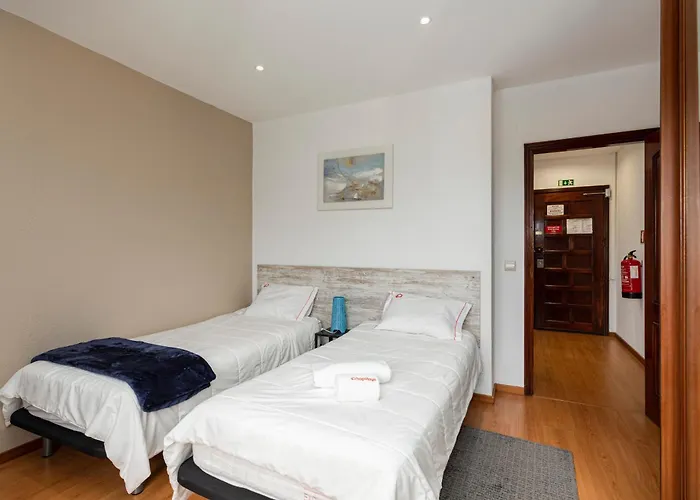 Olympics 1br With Pool & Balcony, By Hopstays 아파트 알부페이라