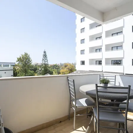 Olympics 1br With Pool & Balcony, By Hopstays * Albufeira