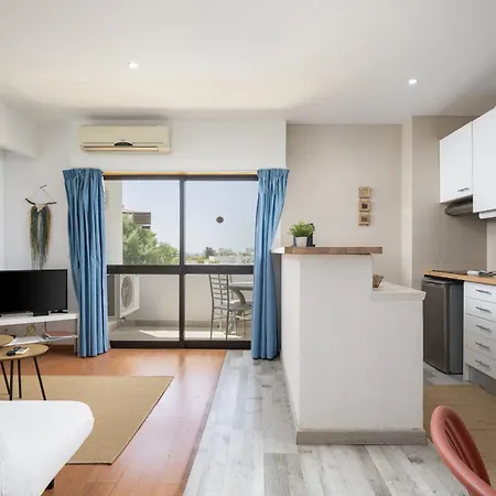 Apartament Olympics 1br With Pool & Balcony, By Hopstays