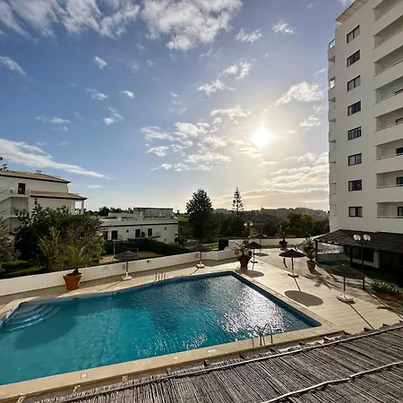 Olympics 1br With Pool & Balcony, By Hopstays *