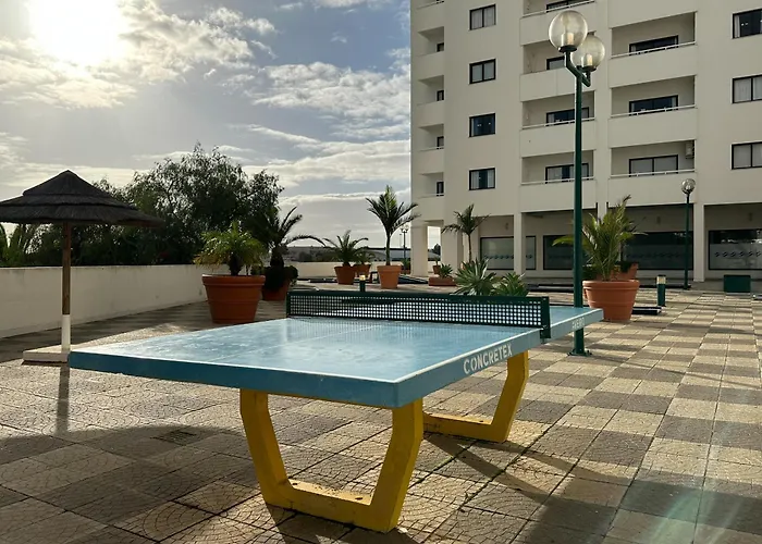 Olympics 1br With Pool & Balcony, By Hopstays Апартаменты
